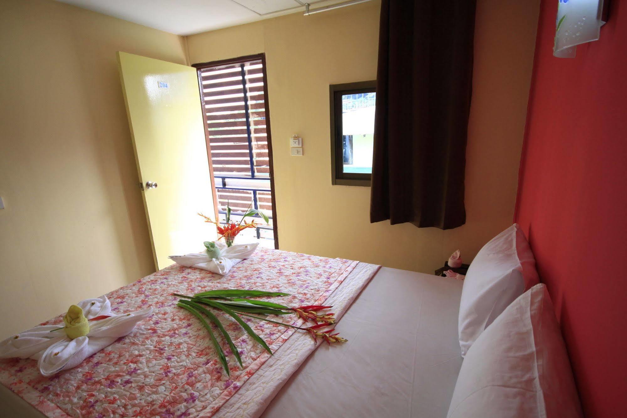 Pongpan House Phi Phi Apartment Exterior photo