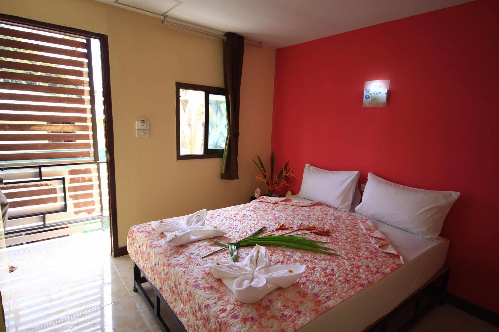 Pongpan House Phi Phi Apartment Exterior photo