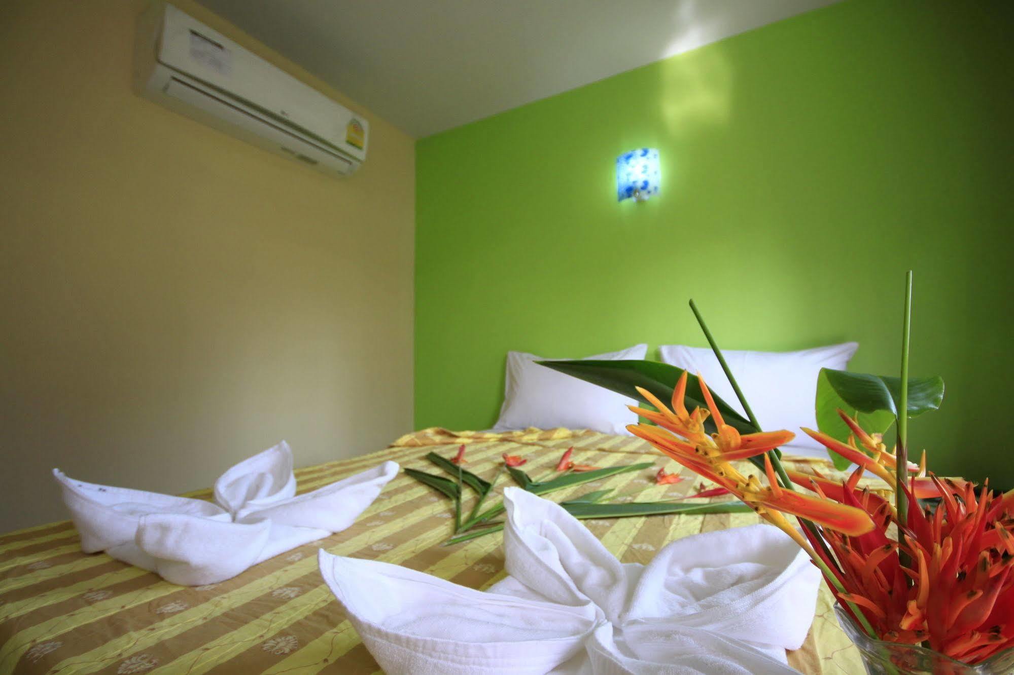 Pongpan House Phi Phi Apartment Exterior photo