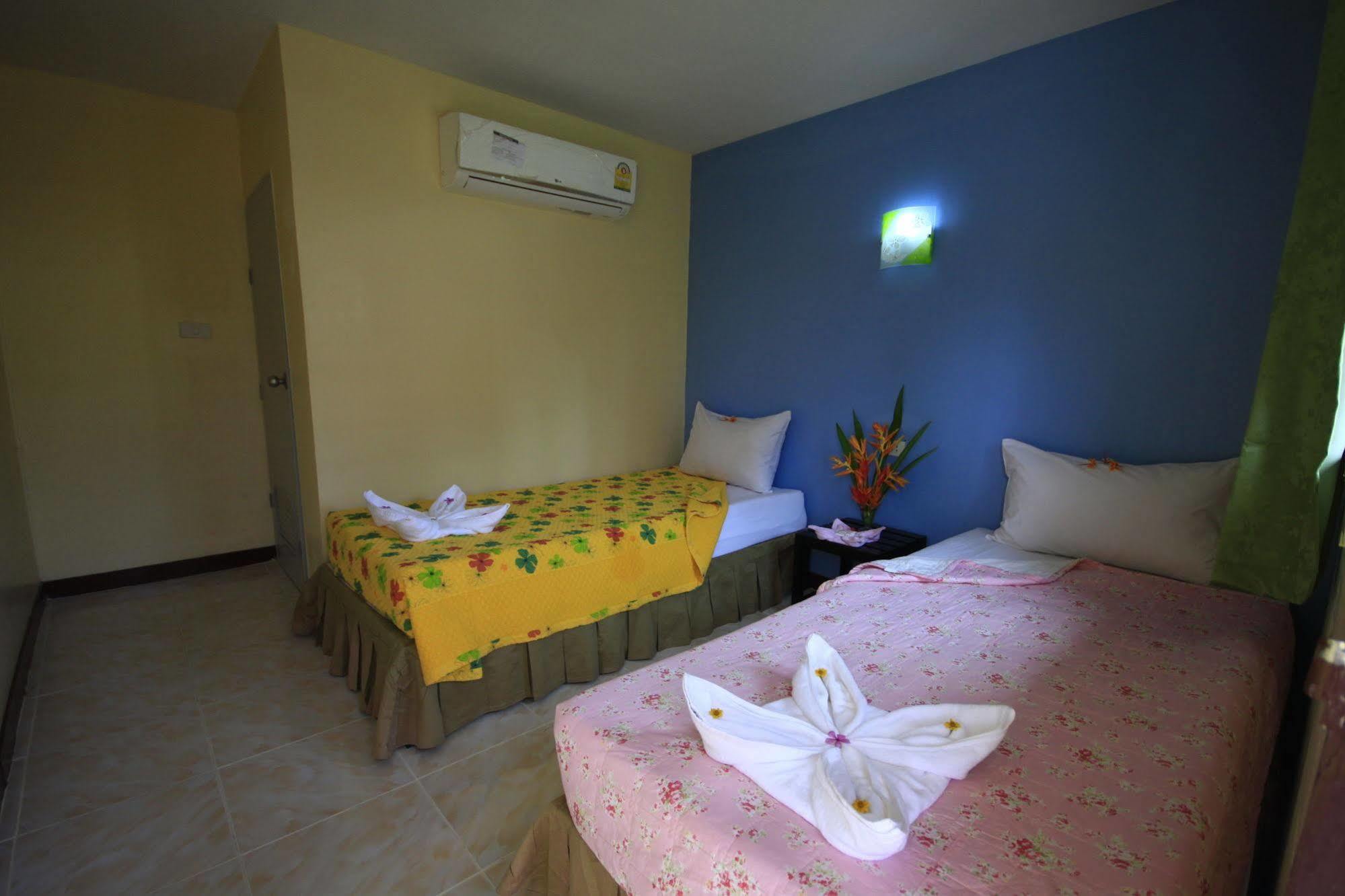 Pongpan House Phi Phi Apartment Exterior photo